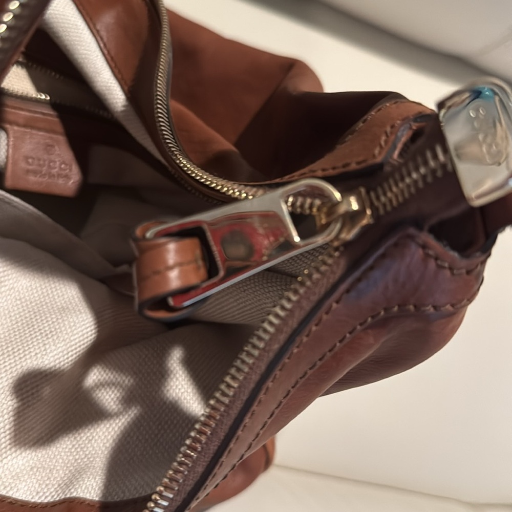 Gucci - Picture 3 of 6